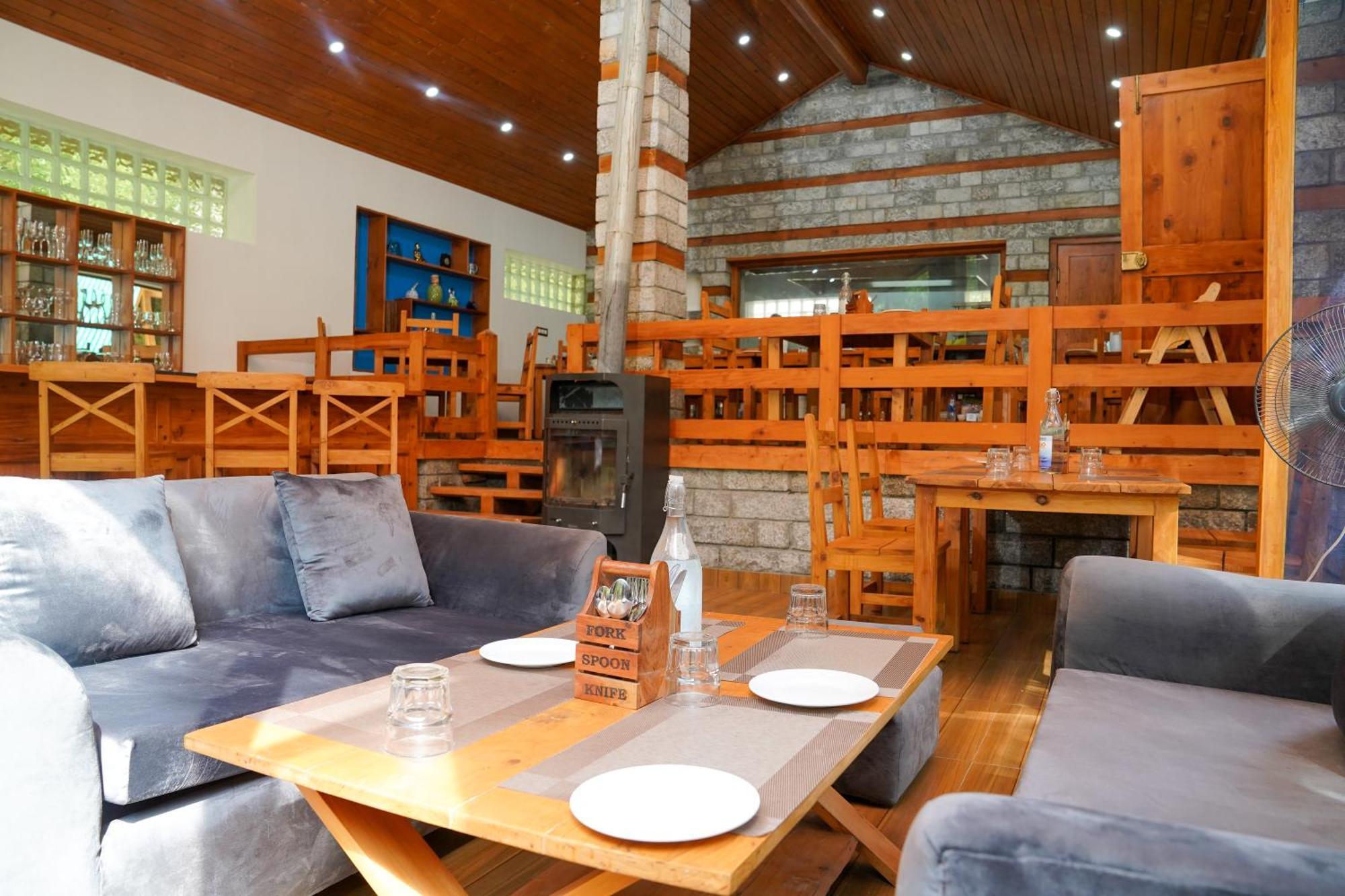 Hotel Zone Connect By The Park, Manali Esterno foto