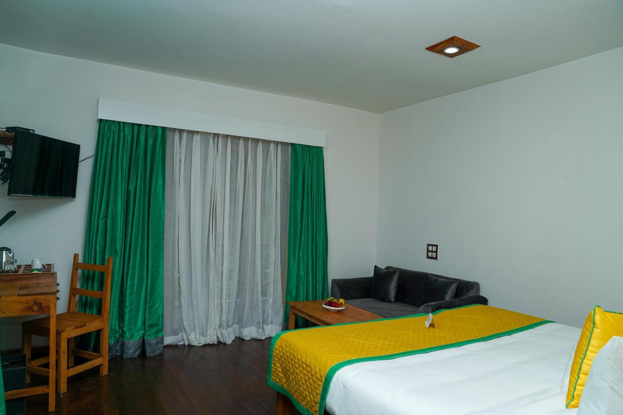 Hotel Zone Connect By The Park, Manali Esterno foto