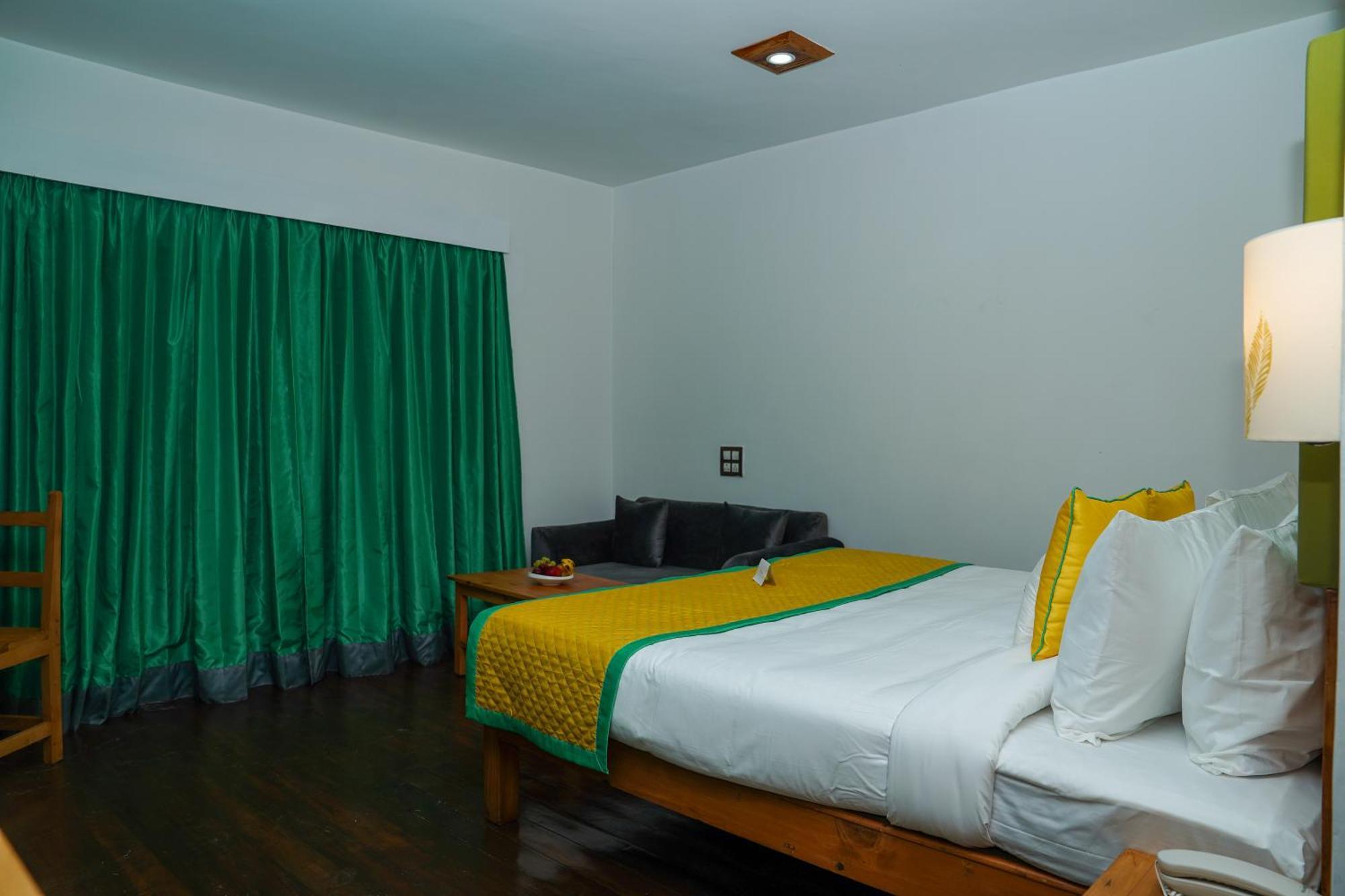 Hotel Zone Connect By The Park, Manali Esterno foto