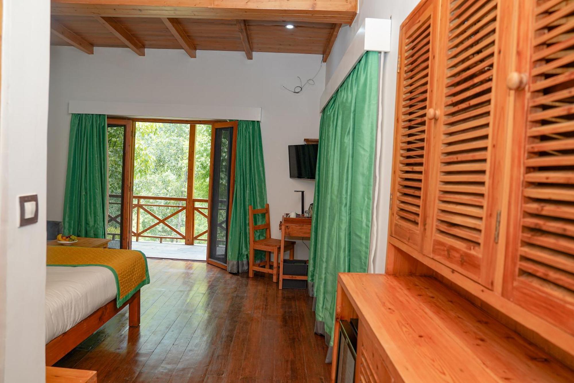Hotel Zone Connect By The Park, Manali Esterno foto