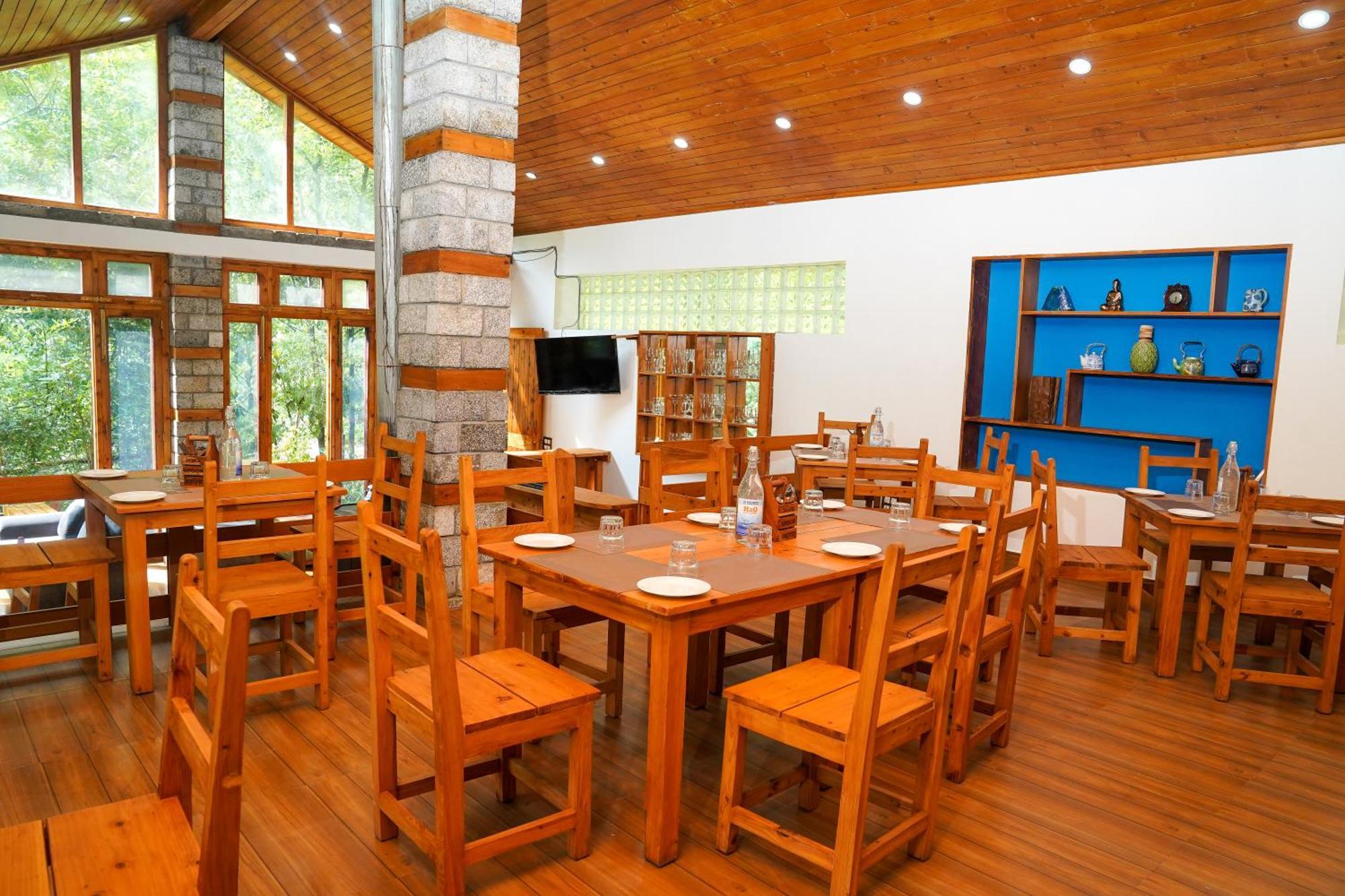 Hotel Zone Connect By The Park, Manali Esterno foto